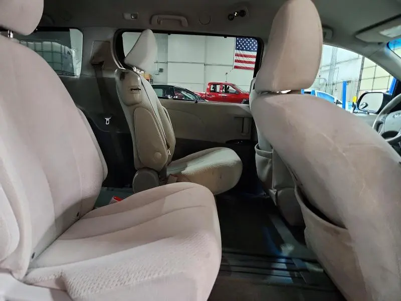 2012 TOYOTA SIENNA LE  