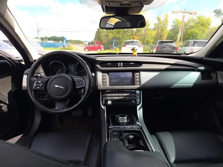 2016 JAGUAR XF PREMIUM  