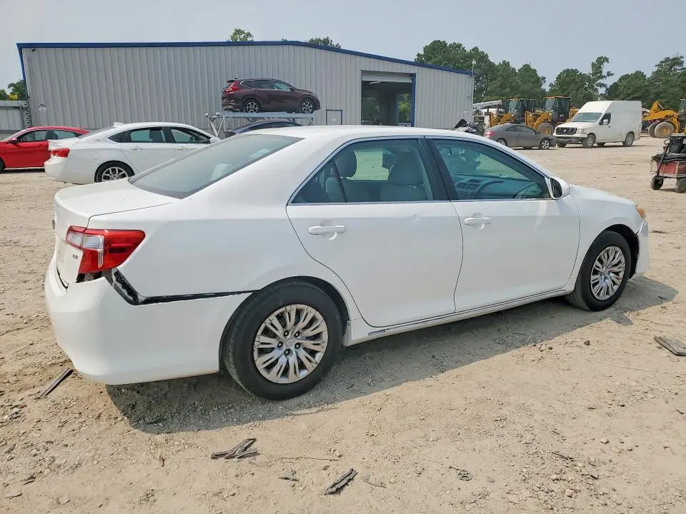 2013 TOYOTA CAMRY LE  