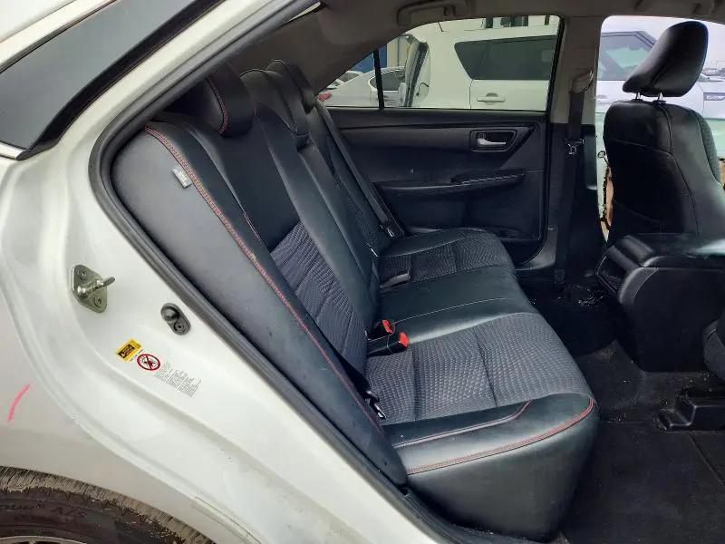 2015 TOYOTA CAMRY SE  