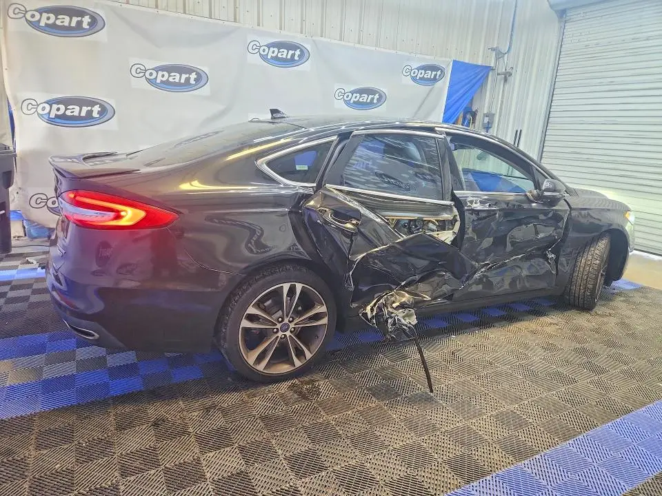 2019 FORD FUSION TITANIUM  