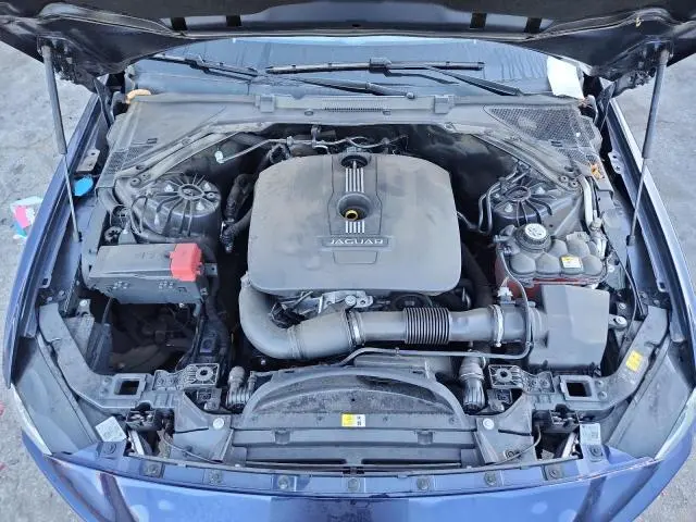 2017 JAGUAR XE PREMIUM  