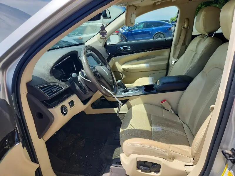 2015 LINCOLN MKT   