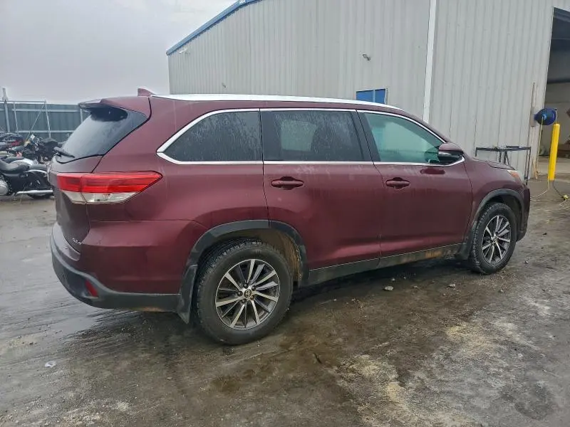 2019 TOYOTA HIGHLANDER SE  