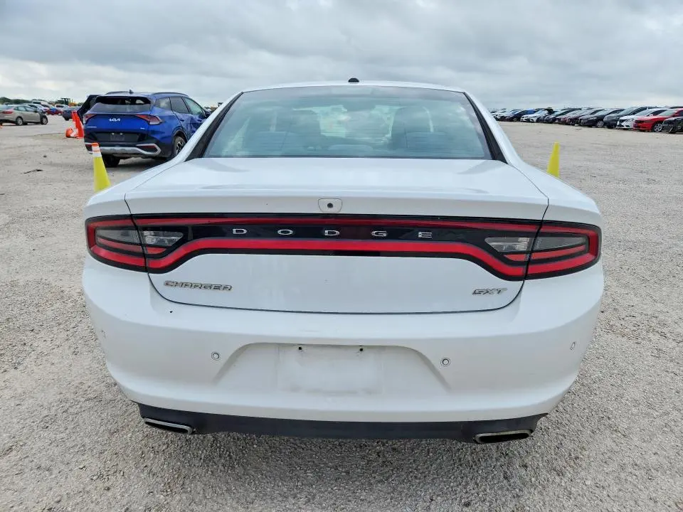 2018 DODGE CHARGER SXT  