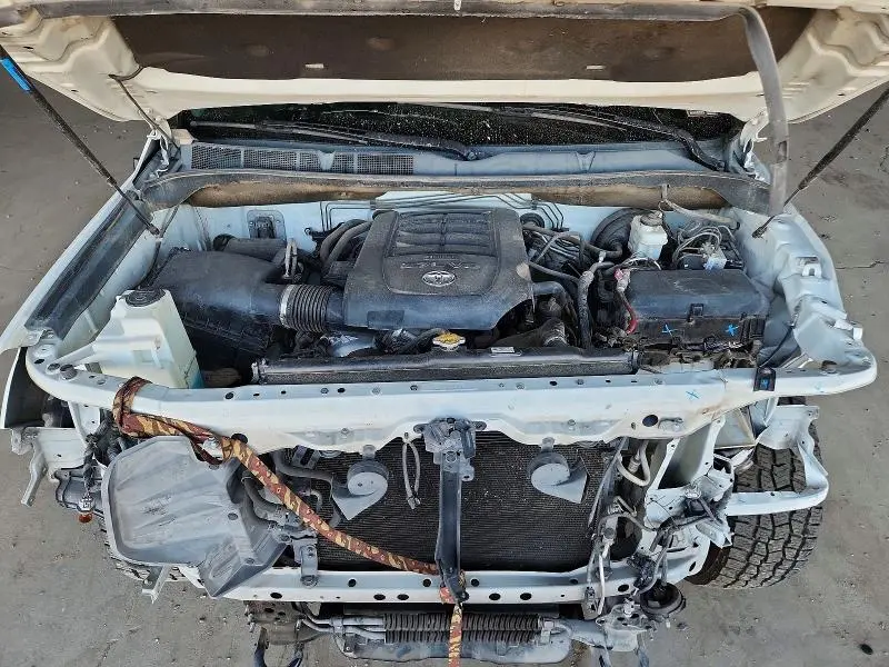 2016 TOYOTA TUNDRA CREWMAX SR5  