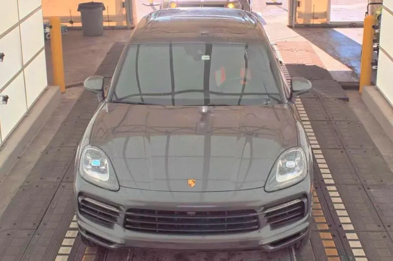 2021 PORSCHE CAYENNE   