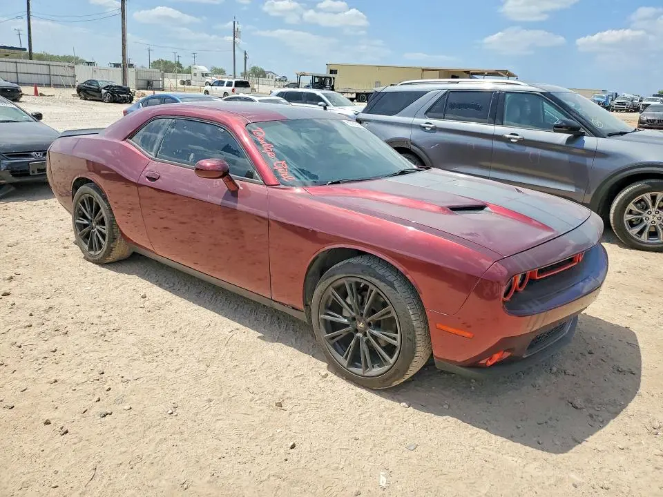 2022 DODGE CHALLENGER SXT  