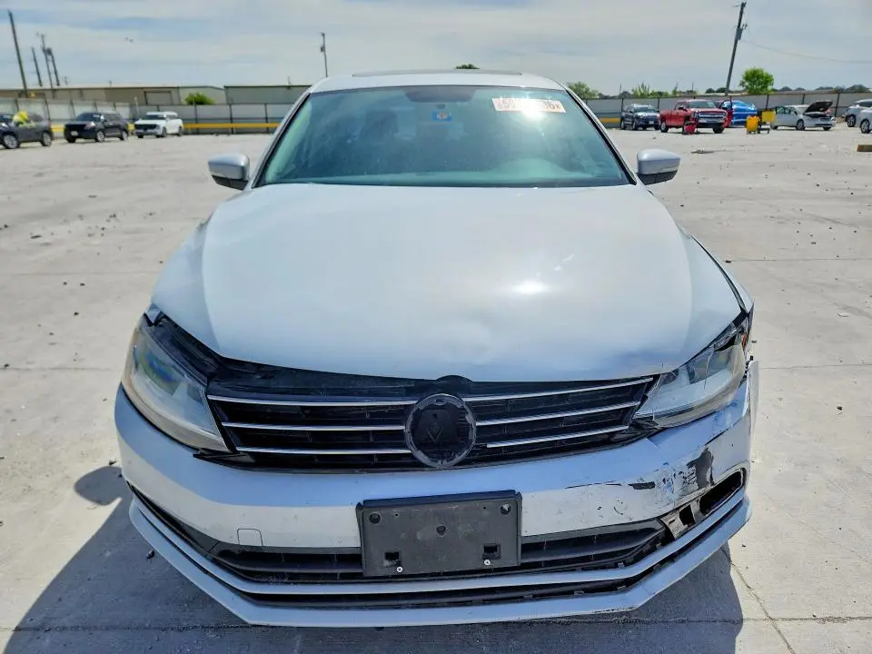 2017 VOLKSWAGEN JETTA SE  