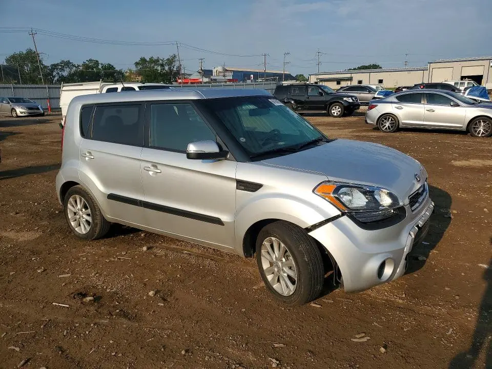 2013 KIA SOUL +  