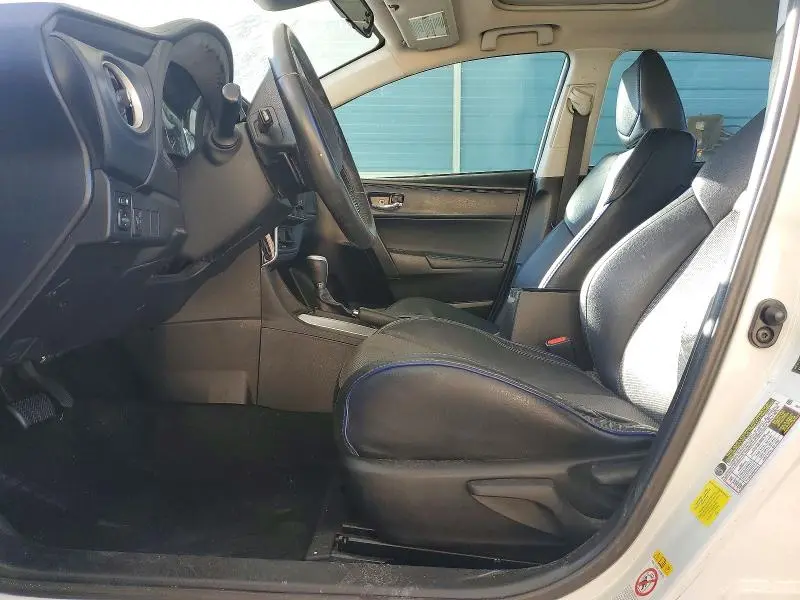 2017 TOYOTA COROLLA SE  