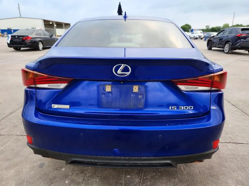 2019 LEXUS IS 300  