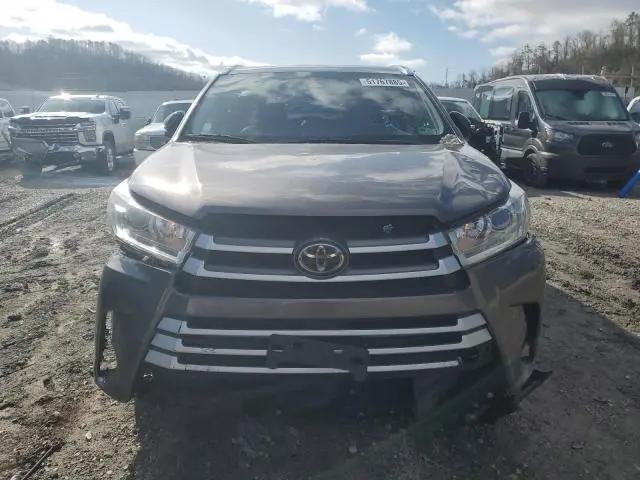 2019 TOYOTA HIGHLANDER SE  
