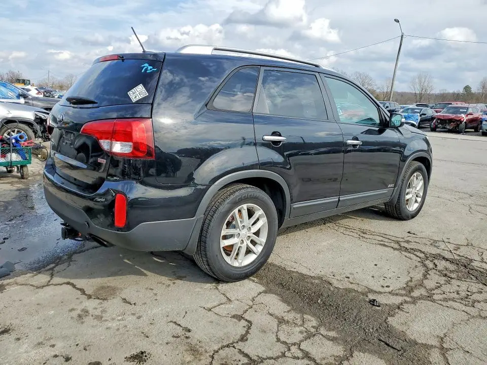 2015 KIA SORENTO LX  