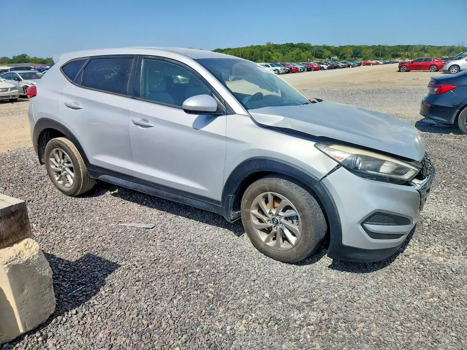 2018 HYUNDAI TUCSON SE  