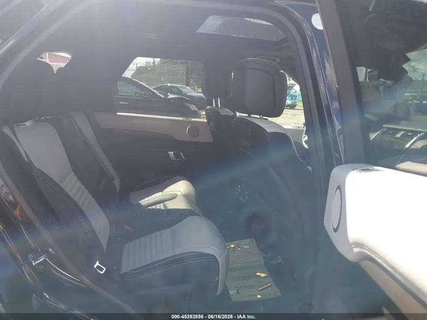 2023 LAND ROVER DISCOVERY P360 METROPOLITAN EDITION