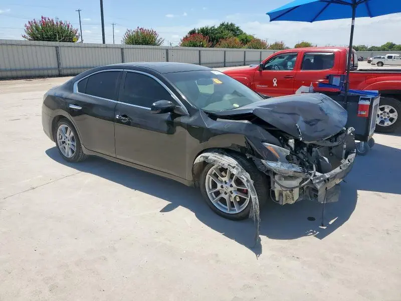 2014 NISSAN MAXIMA S  