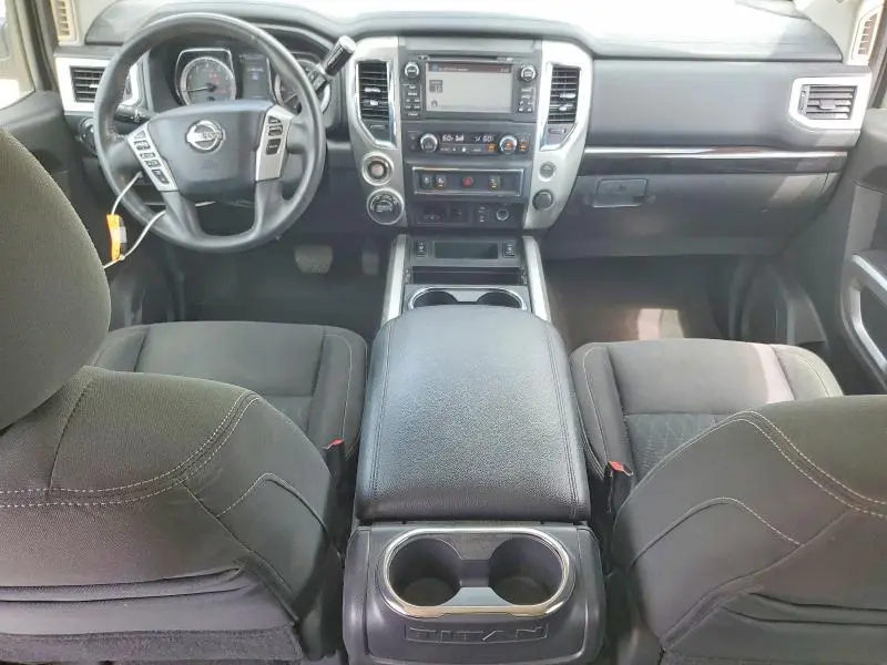 2017 NISSAN TITAN SV  