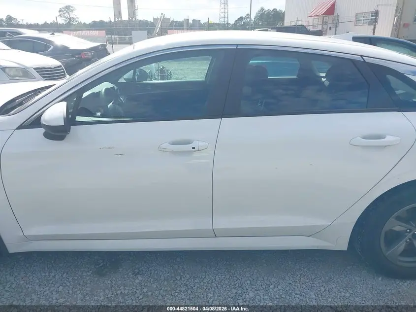 2022 KIA K5 LXS