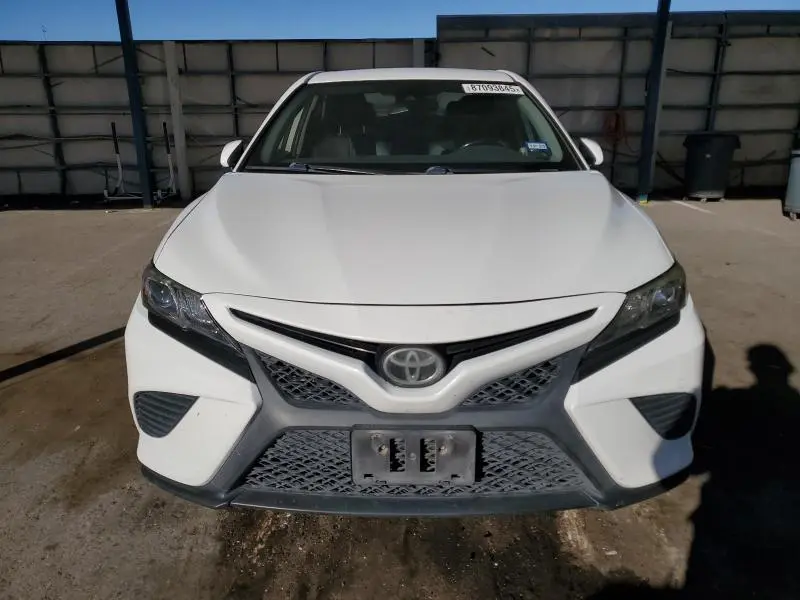 2020 TOYOTA CAMRY SE  