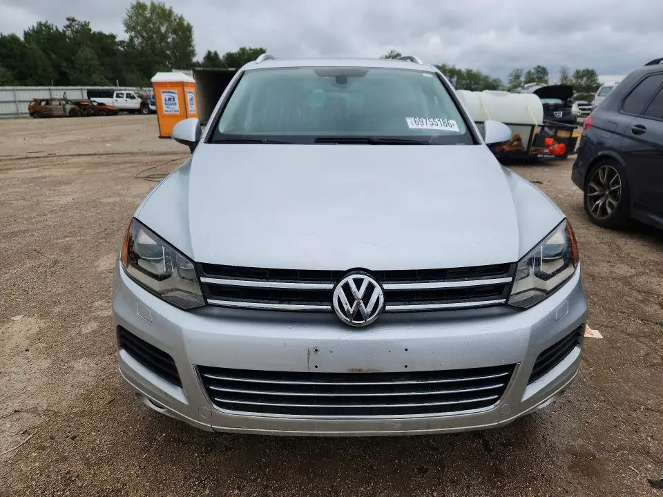 2013 VOLKSWAGEN TOUAREG V6  