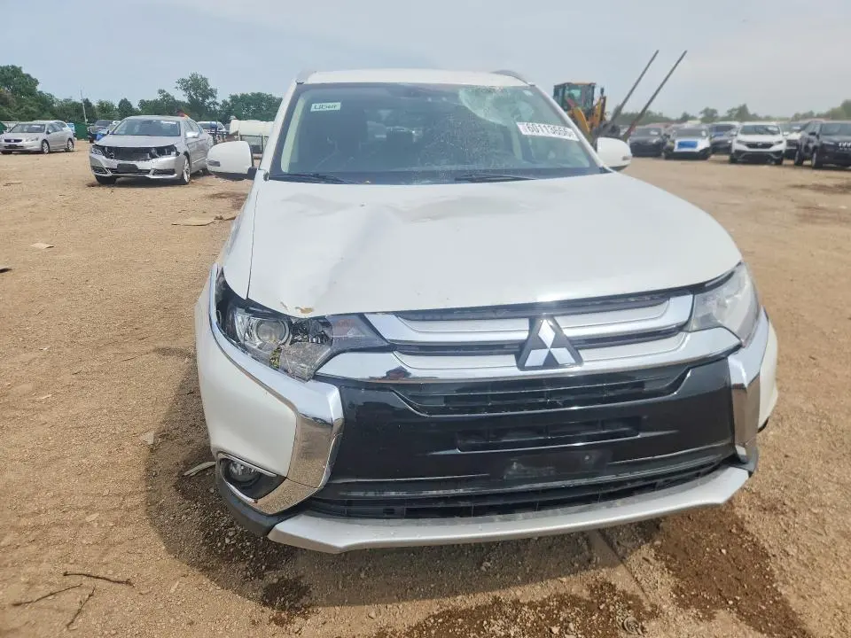 2017 MITSUBISHI OUTLANDER SE  
