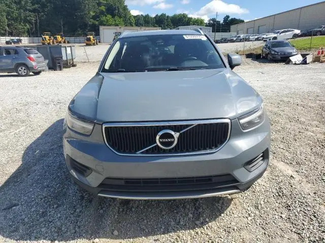 2022 VOLVO XC40 T4 MOMENTUM  