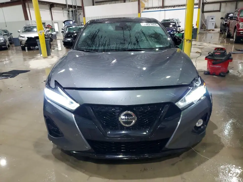 2021 NISSAN MAXIMA SR  
