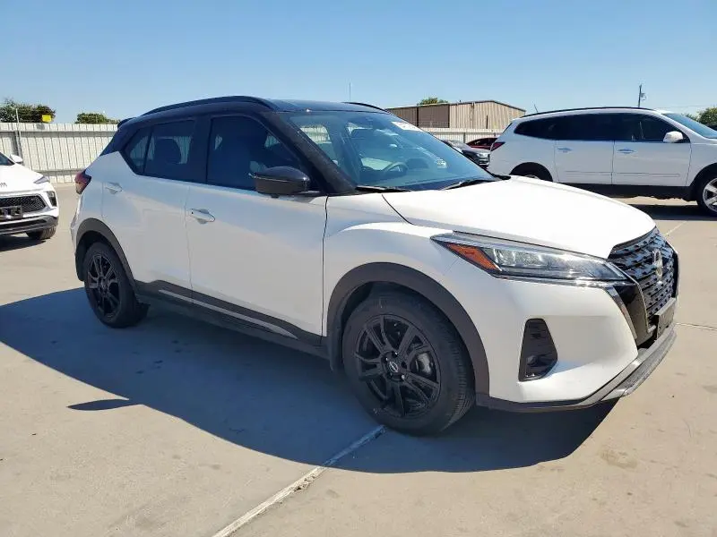 2024 NISSAN KICKS SR  