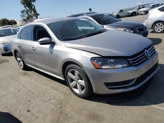 2013 VOLKSWAGEN PASSAT SE  