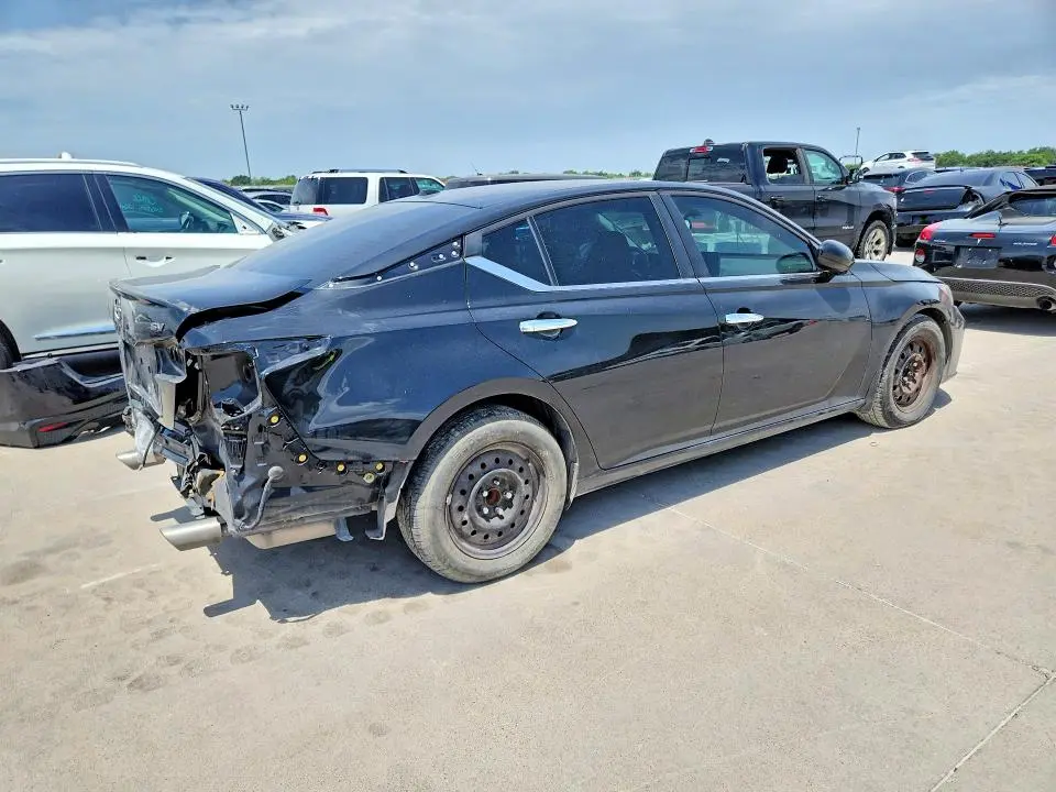 2024 NISSAN ALTIMA SV  