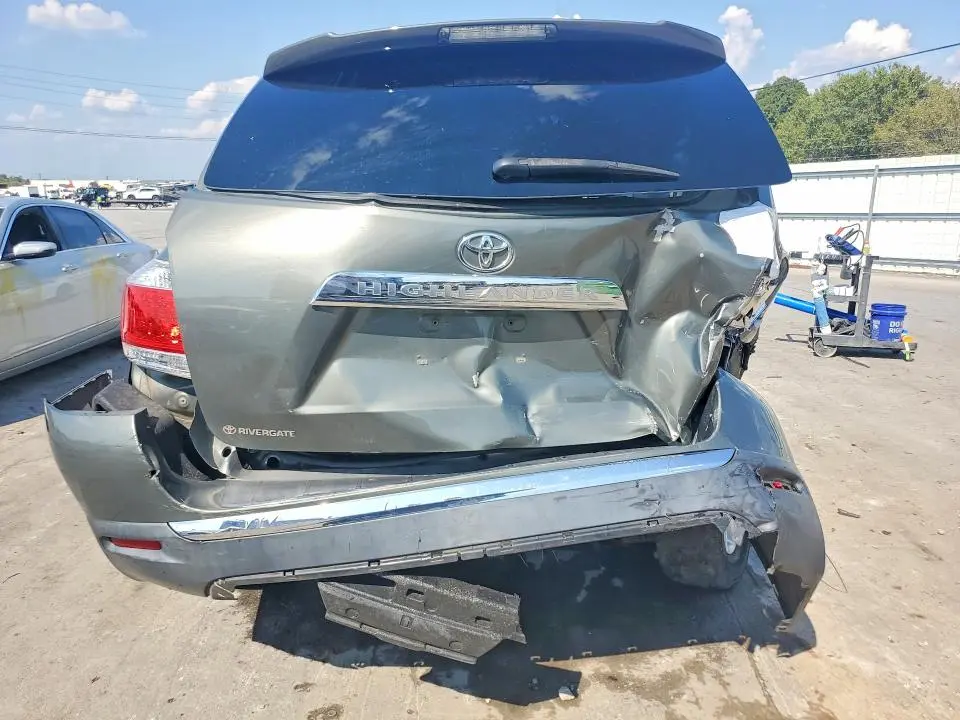 2011 TOYOTA HIGHLANDER BASE  