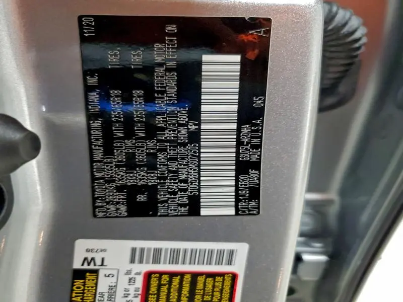 2021 TOYOTA HIGHLANDER XLE  