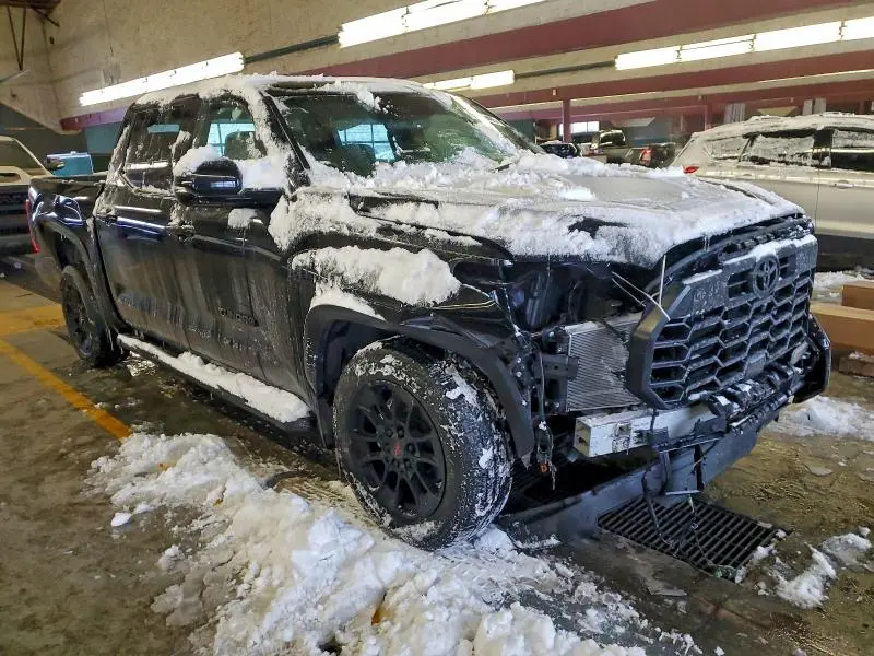 2025 TOYOTA TUNDRA CREWMAX LIMITED  