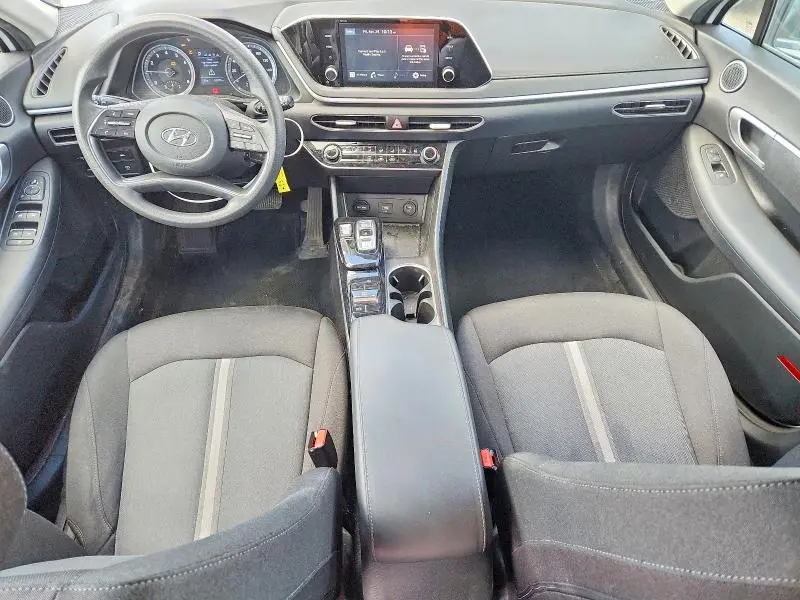 2022 HYUNDAI SONATA SE  