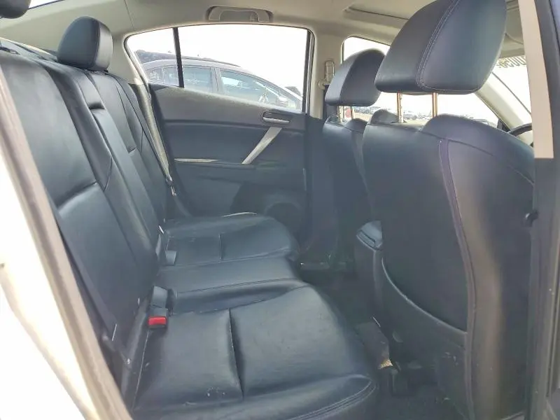 2011 MAZDA 3 S  
