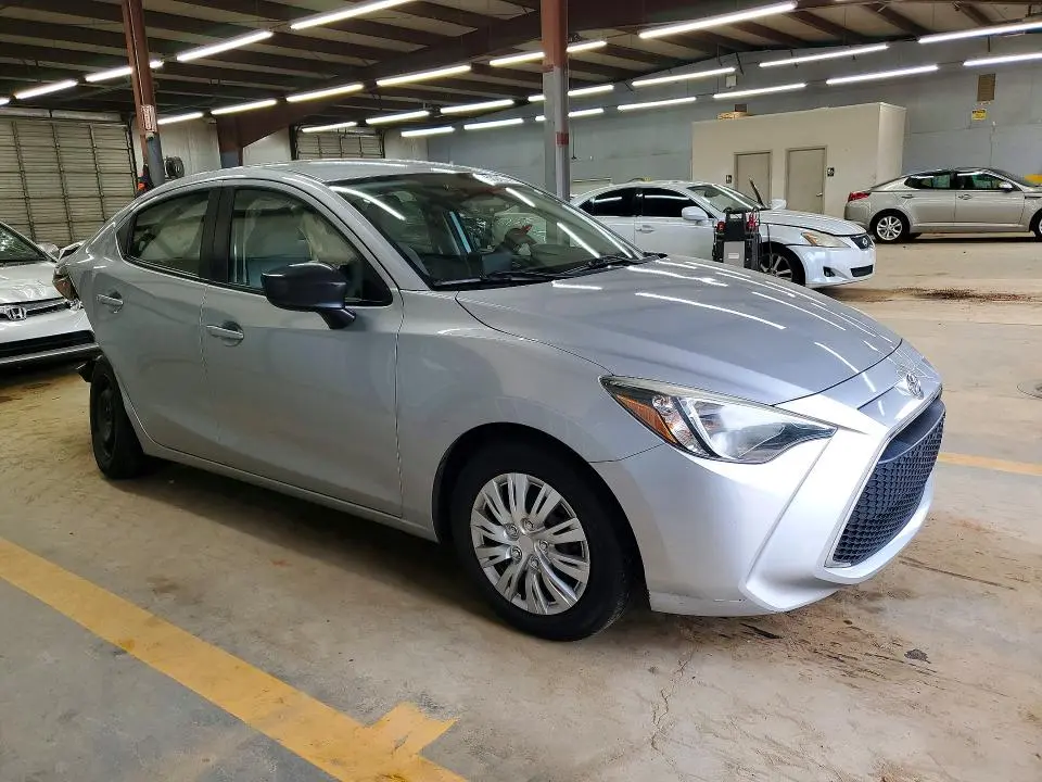 2019 TOYOTA YARIS L  