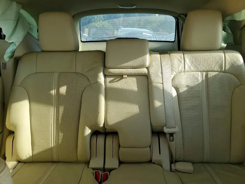 2016 LINCOLN MKT   