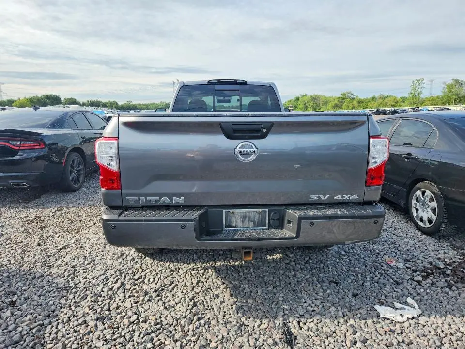 2017 NISSAN TITAN SV  