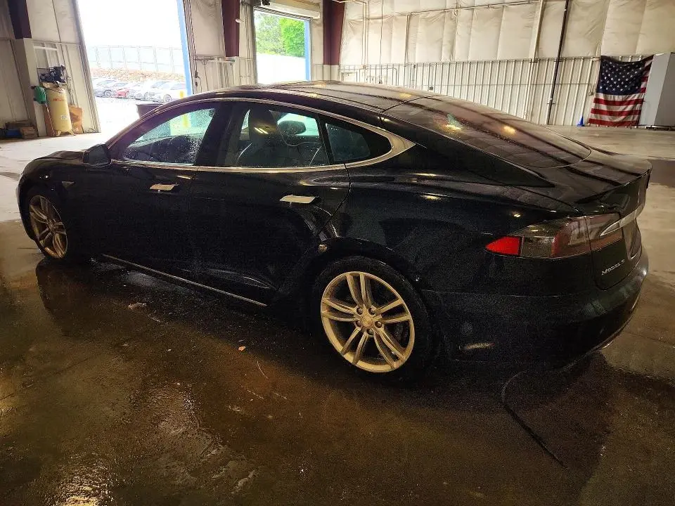 2015 TESLA MODEL S 85D  