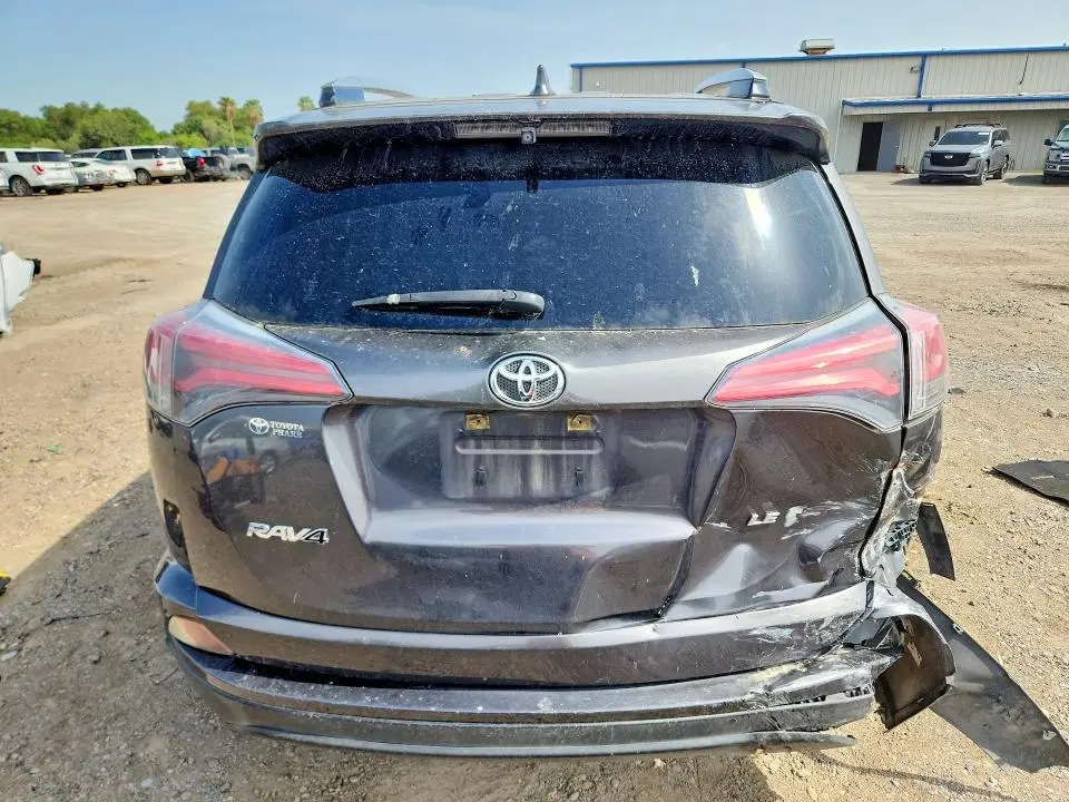 2018 TOYOTA RAV4 LE  