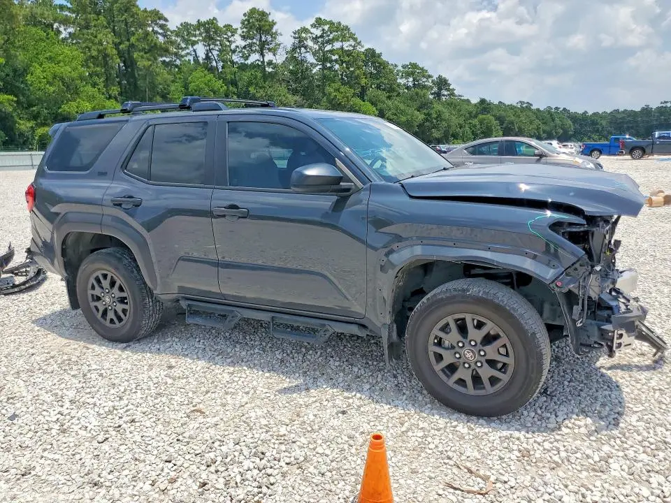 2025 TOYOTA 4RUNNER SR5  