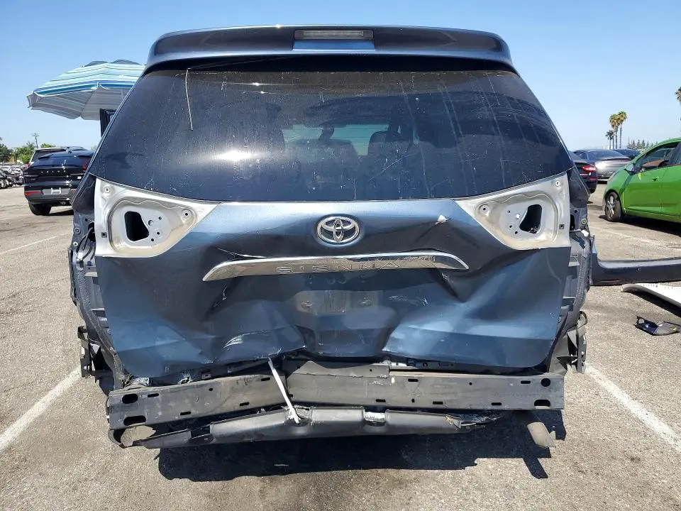 2014 TOYOTA SIENNA LIMITED 7-PASSENGER  