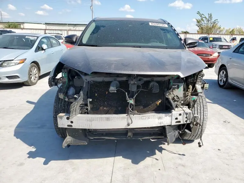 2017 TOYOTA HIGHLANDER SE  