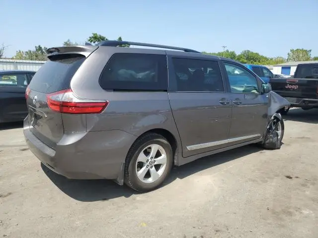 2020 TOYOTA SIENNA LE  