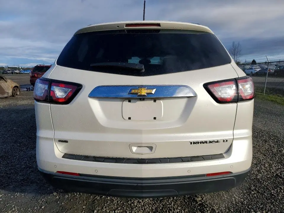 2015 CHEVROLET TRAVERSE LT  