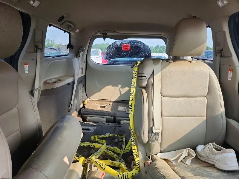 2020 TOYOTA SIENNA XLE 8-PASSENGER  