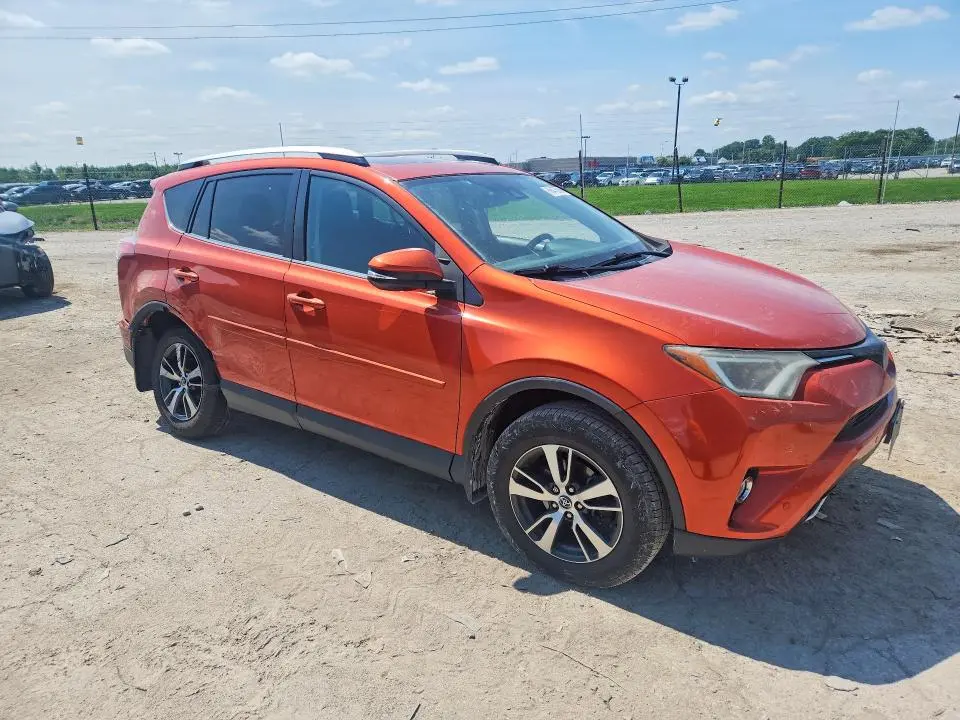 2016 TOYOTA RAV4 XLE  