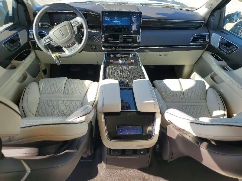 2023 LINCOLN NAVIGATOR BLACK LABEL  