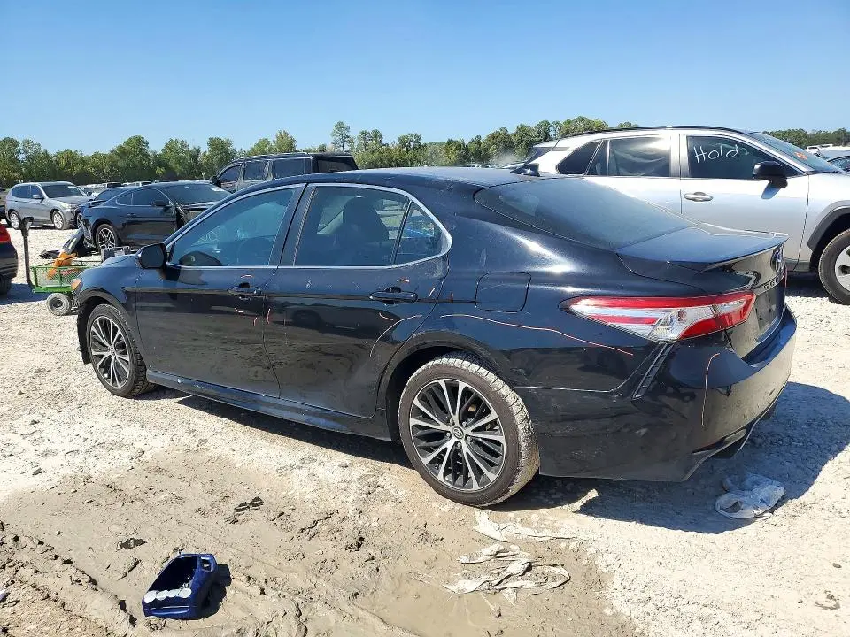 2019 TOYOTA CAMRY SE  